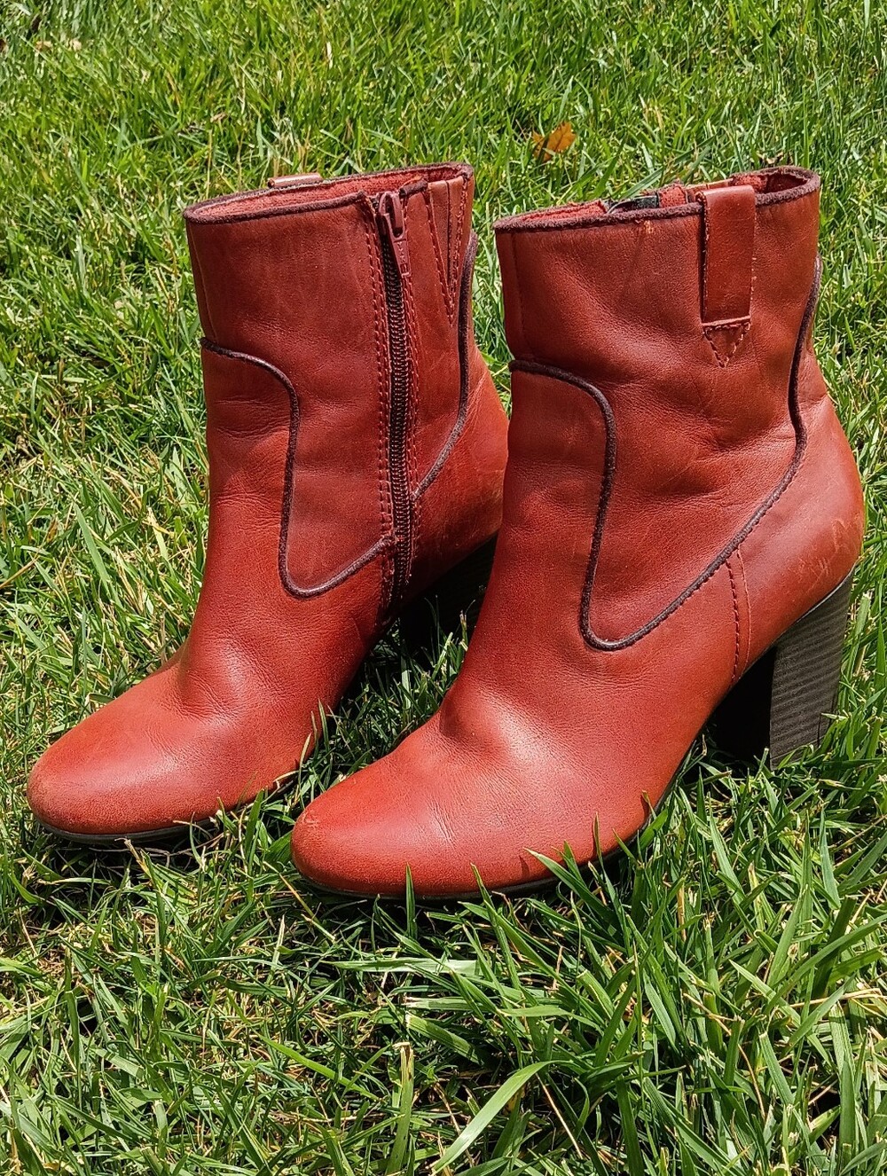 Clarks Cognac Leather Western Booties Boho Cowgirl Block Heel Ankle Boots 6.5